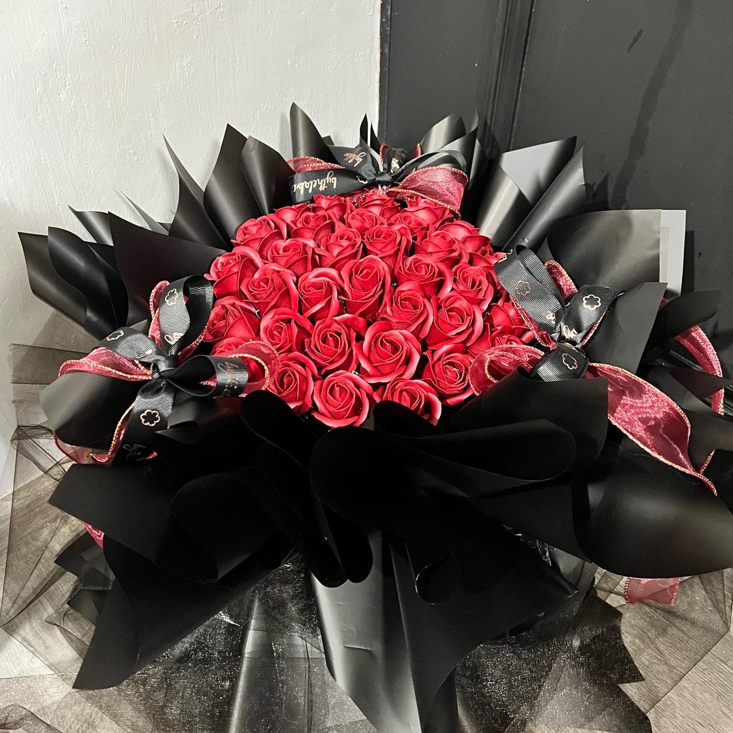 33 Stalks Soap Roses in Fantasy Dream - Red