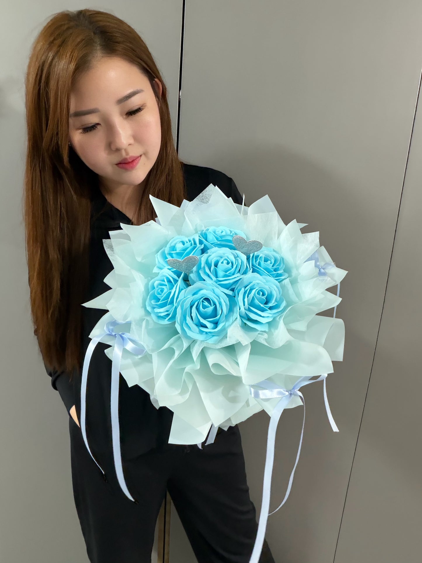 Small Fantasy Bouquet in Blue Soap Roses