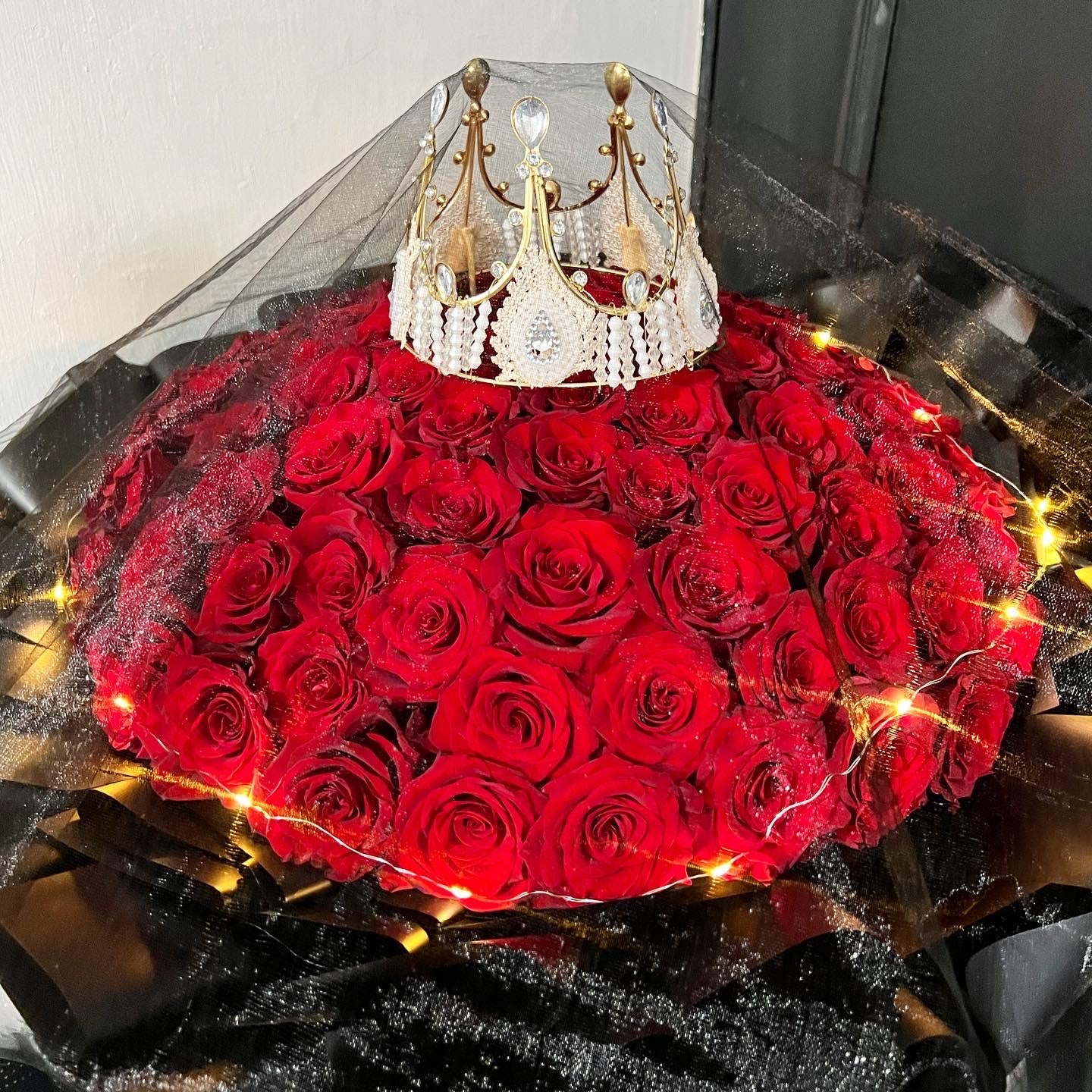 99 Stalks Fresh Red Roses in Dreamy Black Bouquet