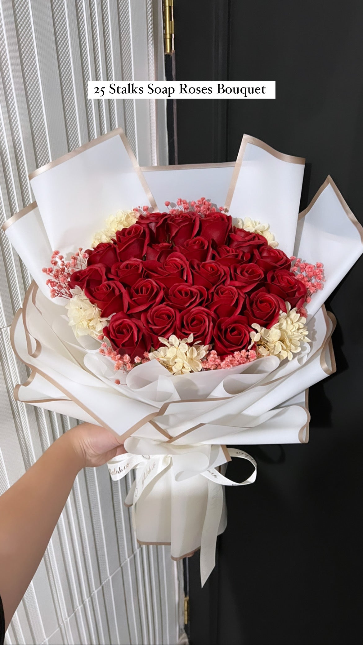 Signature 25 Stalks Red Soap Roses