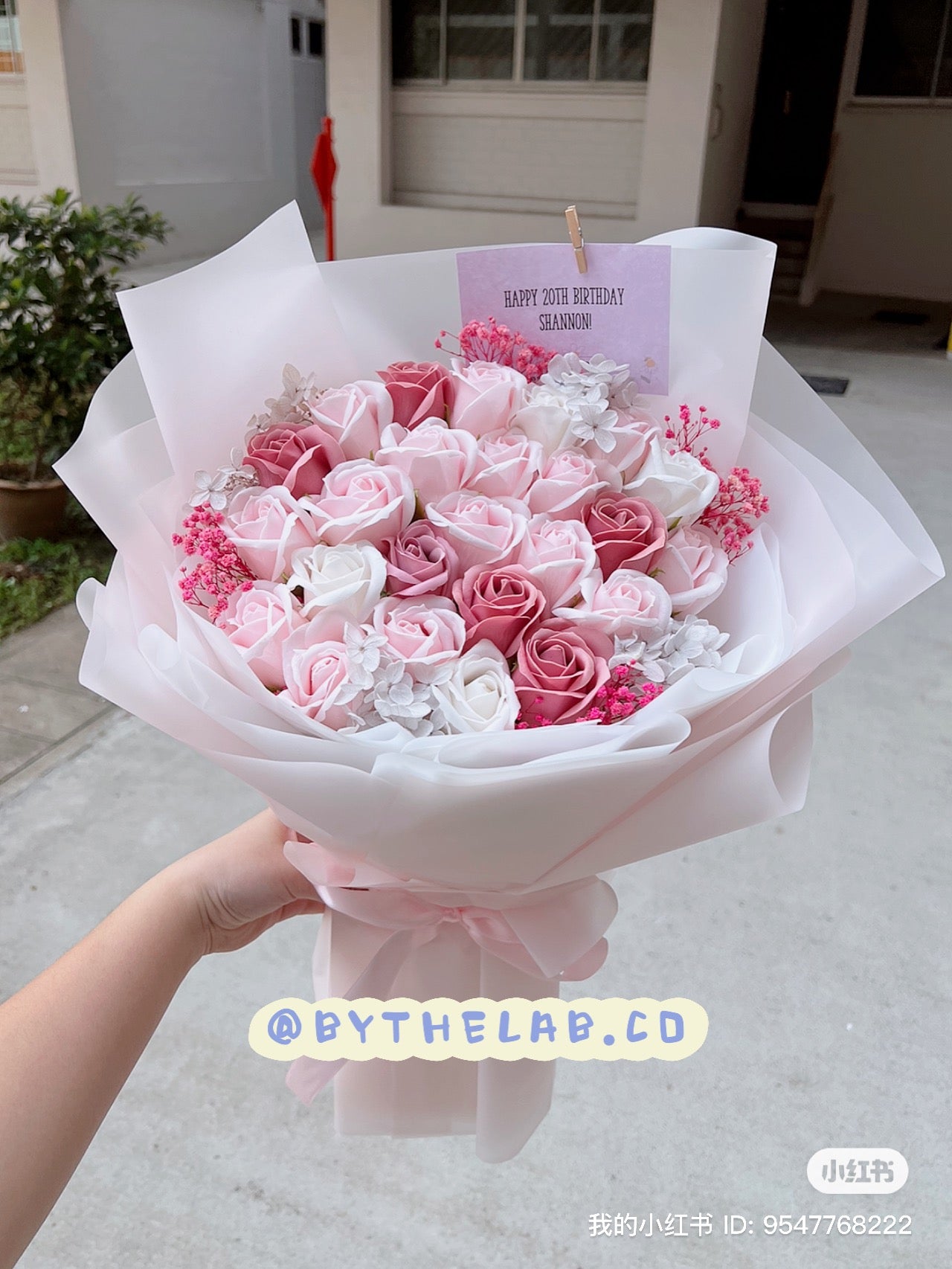 Signature 25 Stalks Pink Series Soap Roses