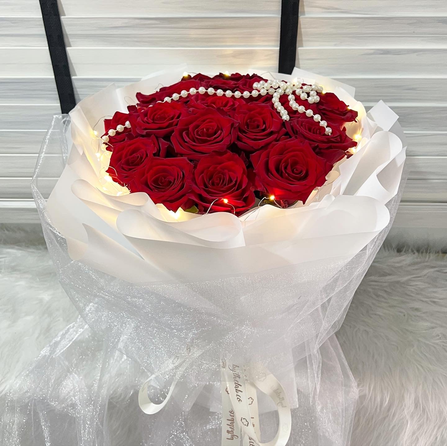 18 Stalks Fresh Red Roses in Dreamy White Bouquet
