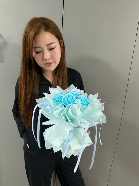 Small Fantasy Bouquet in Blue Soap Roses