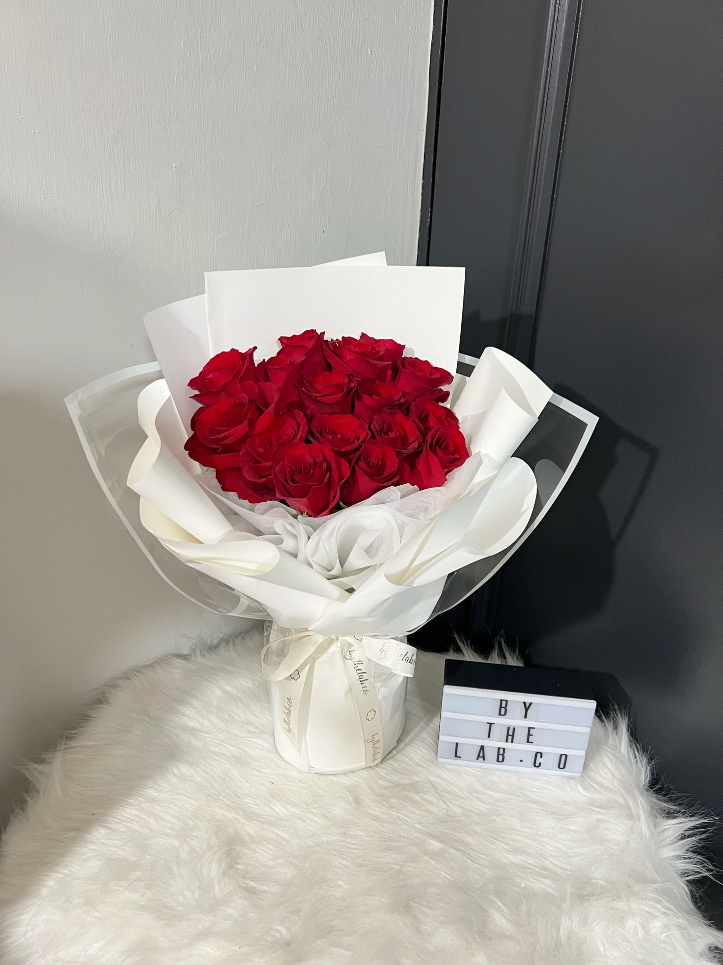 Classic White : 9 Stalks Fresh Red Roses Bouquet