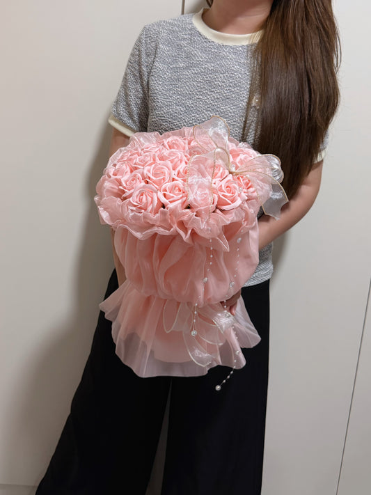 Dazzle Soap Roses Bouquet in Pink