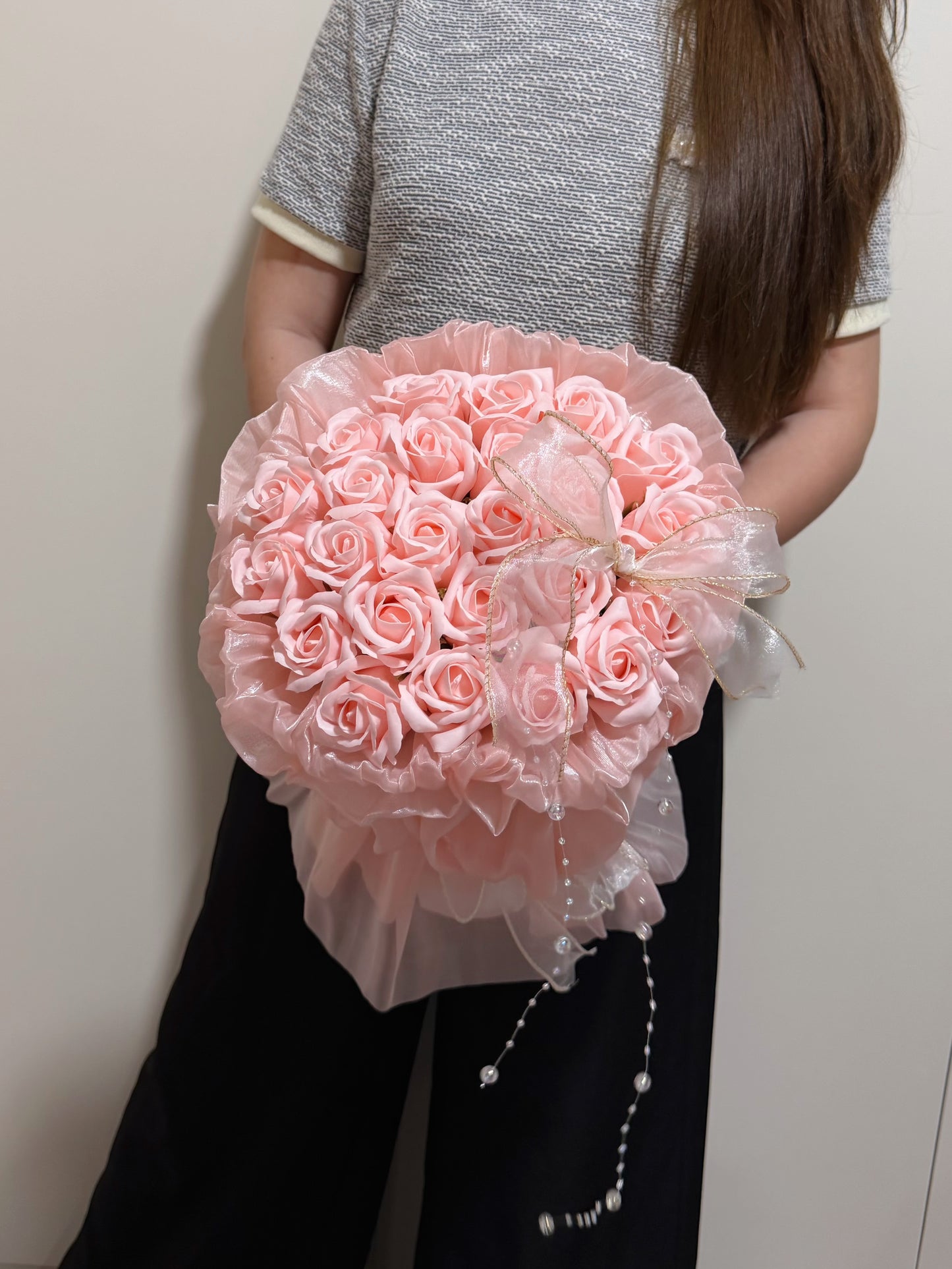 Dazzle Soap Roses Bouquet in Pink