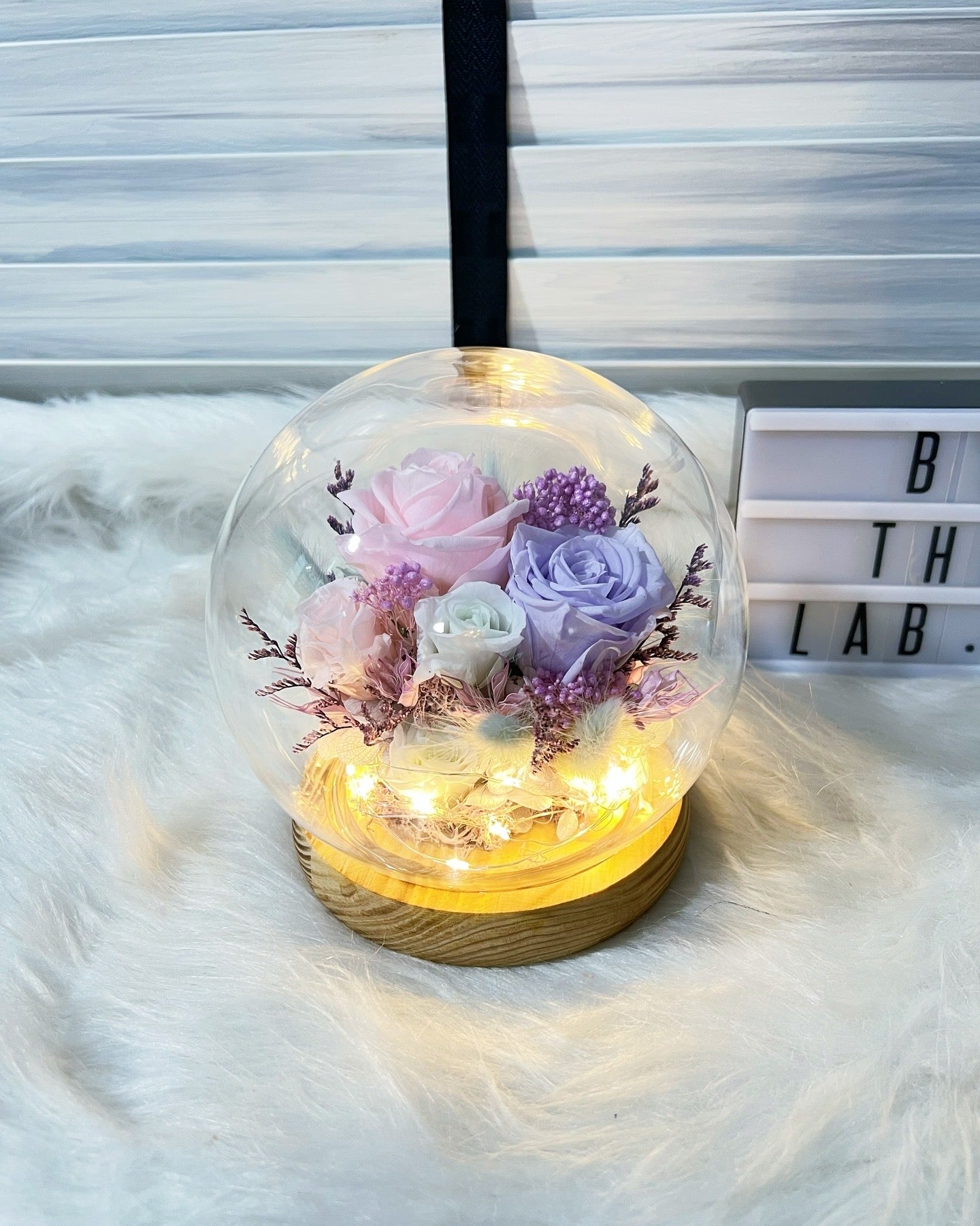 Promo!  Preserved Roses Round Glass Dome!